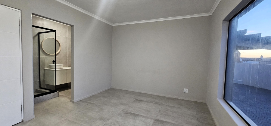 5 Bedroom Property for Sale in Myburgh Park Western Cape